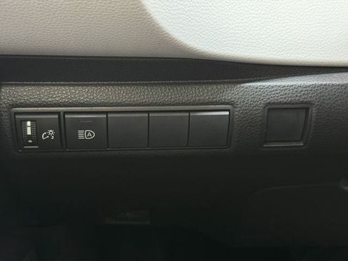 Used 2021 Toyota Corolla SE FWD image 20