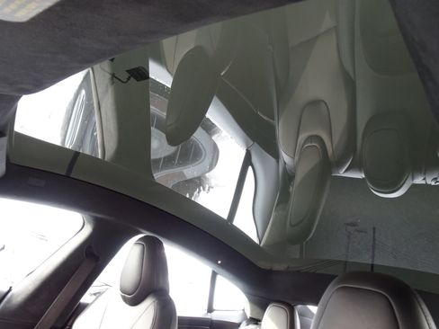 Used 2021 Tesla Model S Plaid image 10