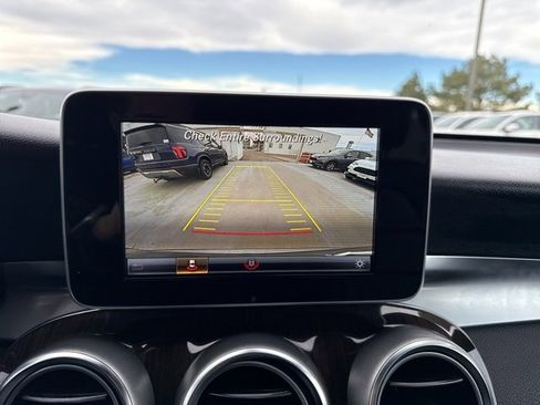 Used 2019 Mercedes-Benz GLC 300 4MATIC image 19