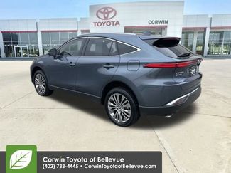 Used 2023 Toyota Venza Limited video 3