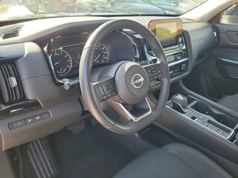 Certified 2025 Nissan Pathfinder SV FWD image 22