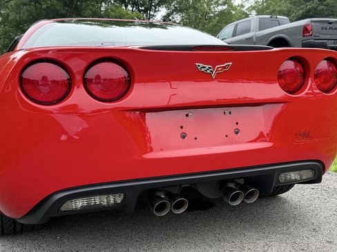 Used 2007 Chevrolet Corvette Coupe w/ Preferred Equipment Group RWD image 7