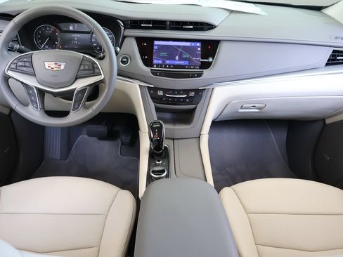 Used 2023 Cadillac XT5 Premium Luxury FWD image 13