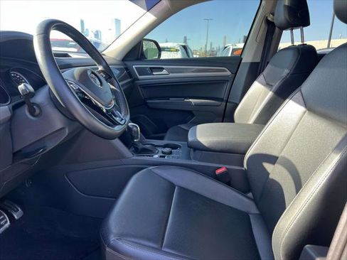 Used 2019 Volkswagen Atlas SE w/ Panoramic Sunroof Package image 17