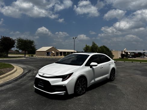 Used 2020 Toyota Corolla XSE FWD image 4
