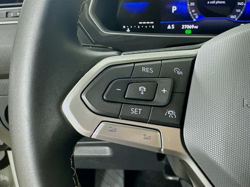 Used 2023 Volkswagen Tiguan SE AWD/4WD image 18