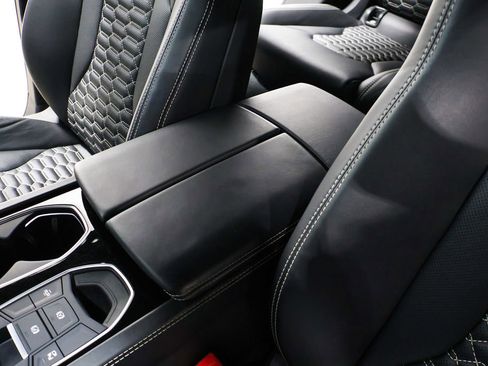 Used 2020 Lamborghini Urus image 31