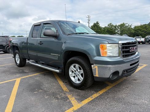 Used 2009 GMC Sierra 1500 SLE w/ Power Pack Plus AWD/4WD image 4