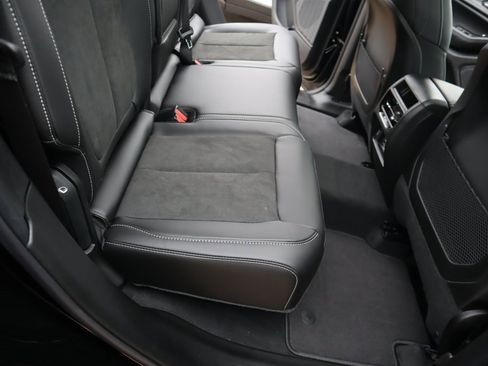 New 2025 Jeep Grand Cherokee Altitude image 14