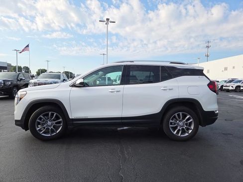 Used 2024 GMC Terrain SLT w/ Infotainment Package II AWD/4WD image 15