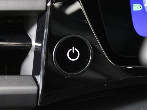 Certified 2025 Porsche Macan 4 Electric image 15