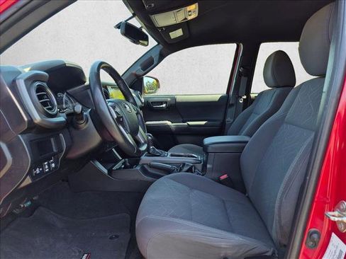 Used 2017 Toyota Tacoma TRD Sport w/ Tow Package RWD image 16