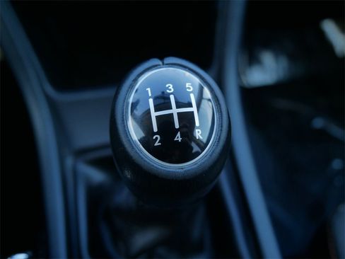 Used 2017 Subaru Crosstrek 2.0i Premium image 27