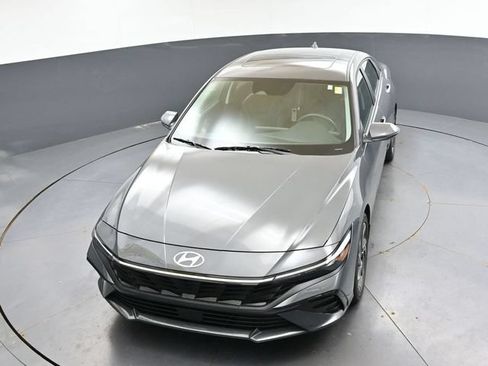 Used 2026 Hyundai Elantra Limited FWD image 36