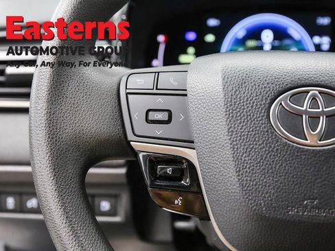 Used 2025 Toyota Camry LE image 15