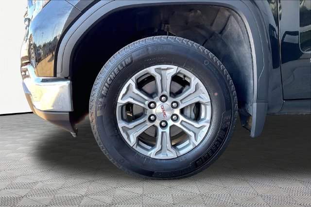 Used 2024 GMC Sierra 1500 SLT w/ SLT Convenience Package AWD/4WD image 22