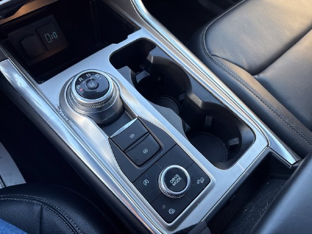 Used 2020 Ford Explorer XLT w/ Equipment Group 202A AWD/4WD image 19