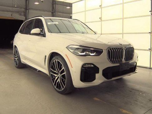 Used 2021 BMW X5 xDrive40i w/ M Sport Package image 3