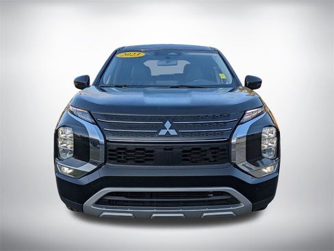 Used 2023 Mitsubishi Outlander SE image 10
