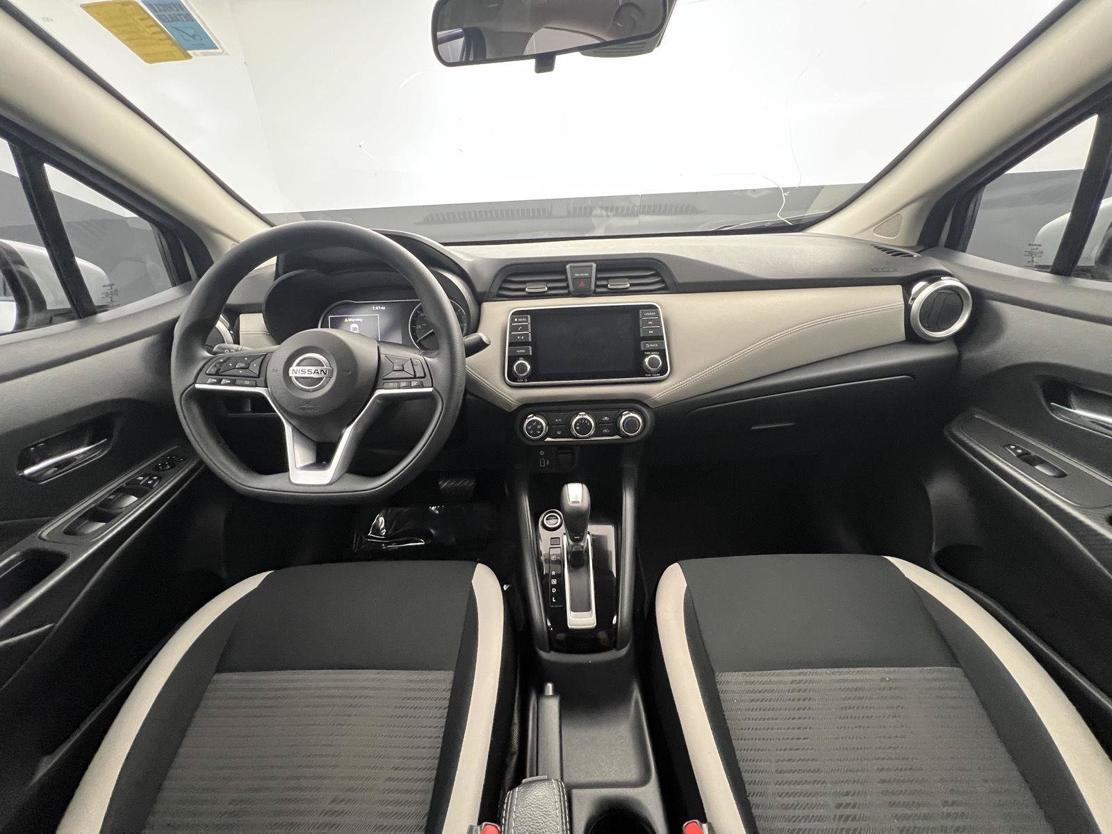 Used 2020 Nissan Versa SV FWD image 31