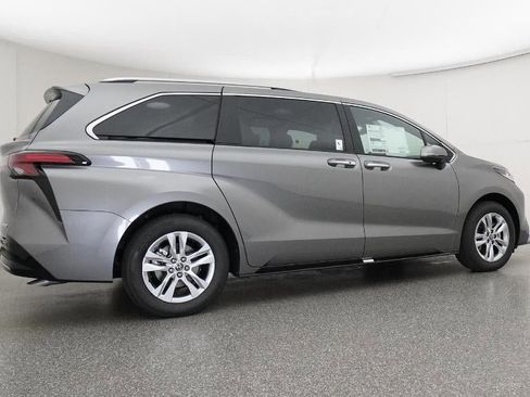 New 2026 Toyota Sienna Limited image 26