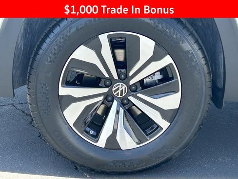 New 2026 Volkswagen Atlas SE FWD image 9