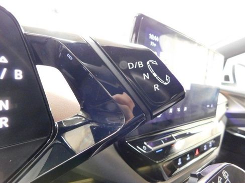 Used 2023 Volkswagen ID.4 Pro image 23