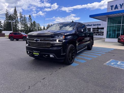 Used 2021 Chevrolet Silverado 1500 High Country w/ Technology Package AWD/4WD image 3