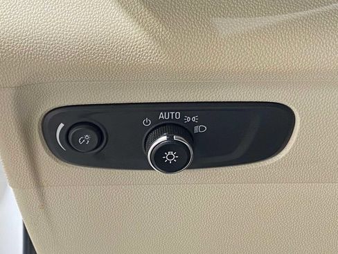 Used 2022 Buick Envision Preferred FWD image 20