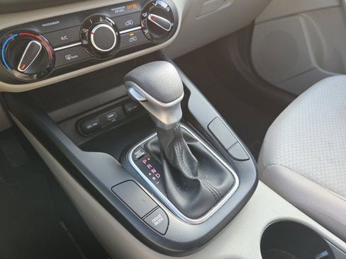 Used 2021 Kia Soul LX image 16