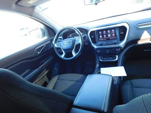 Used 2021 GMC Acadia SLE w/ Driver Convenience Package image 3