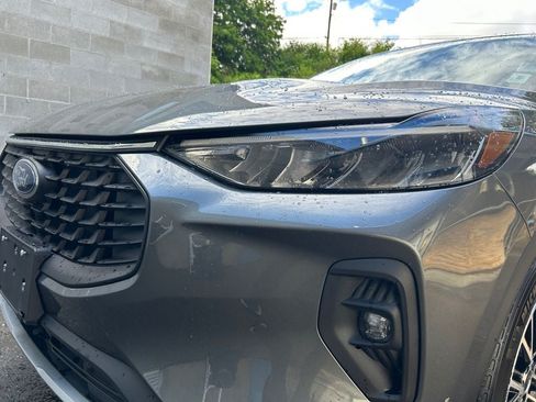 Used 2025 Ford Escape SE FWD image 32