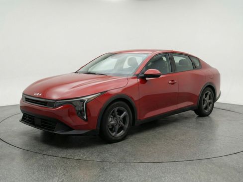 Used 2025 Kia K4 FWD image 3