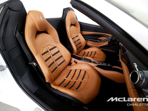 Used 2023 Ferrari F8 Tributo RWD image 20