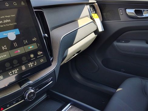 New 2026 Volvo XC60 B5 Plus w/ Climate Package image 22