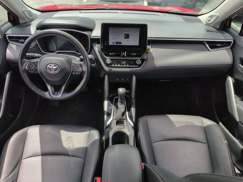 Used 2023 Toyota Corolla Cross XLE w/ Convenience Package FWD image 22