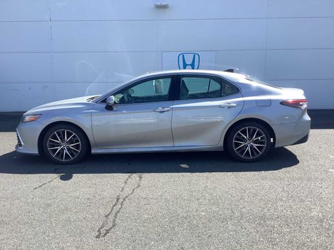 Used 2021 Toyota Camry XLE w/ Navigation Package AWD/4WD image 2