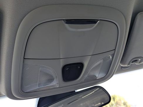 Used 2020 Jeep Cherokee Latitude image 22