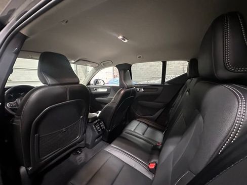 Used 2019 Volvo XC40 T5 Momentum AWD/4WD image 14