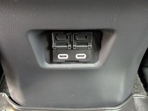 Used 2023 Toyota RAV4 SE image 16