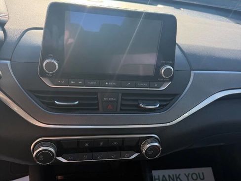 Used 2023 Nissan Altima 2.5 SR image 14