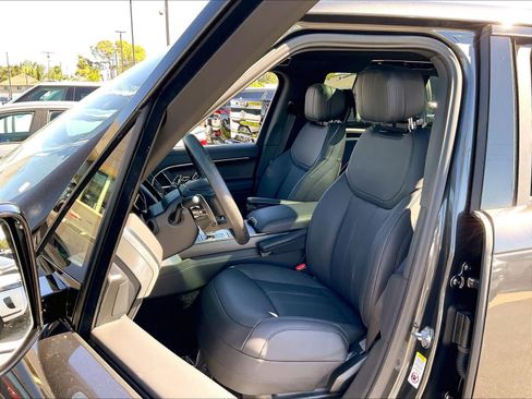New 2026 Land Rover Range Rover Long Wheelbase SE AWD/4WD image 11