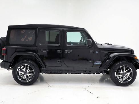 Used 2024 Jeep Wrangler Unlimited w/ Convenience Group image 3