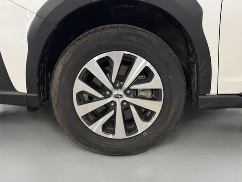 Used 2024 Subaru Outback Premium AWD/4WD image 30
