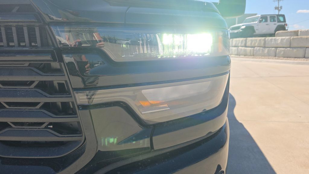 New 2026 RAM 3500 Big Horn AWD/4WD image 17