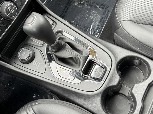 Used 2020 Jeep Cherokee Limited image 14