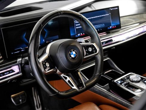 Used 2023 BMW 760i xDrive w/ Executive Package image 13