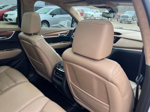 Used 2017 Cadillac XT5 Platinum w/ Driver Assist Package image 19