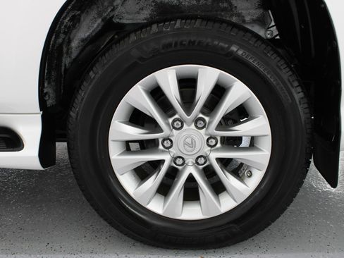 Used 2017 Lexus GX 460 Premium image 82