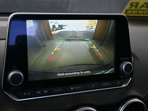 Used 2024 Nissan Sentra SV FWD image 29